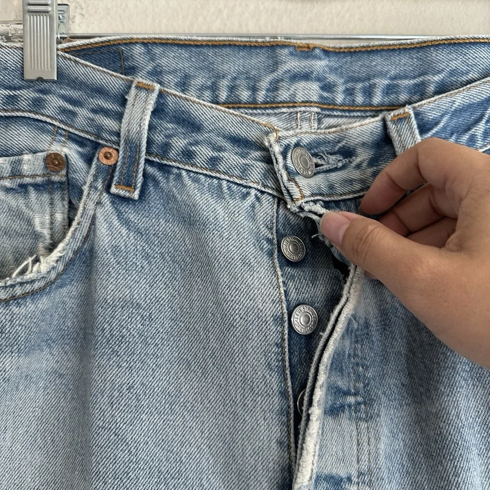 Levis features some